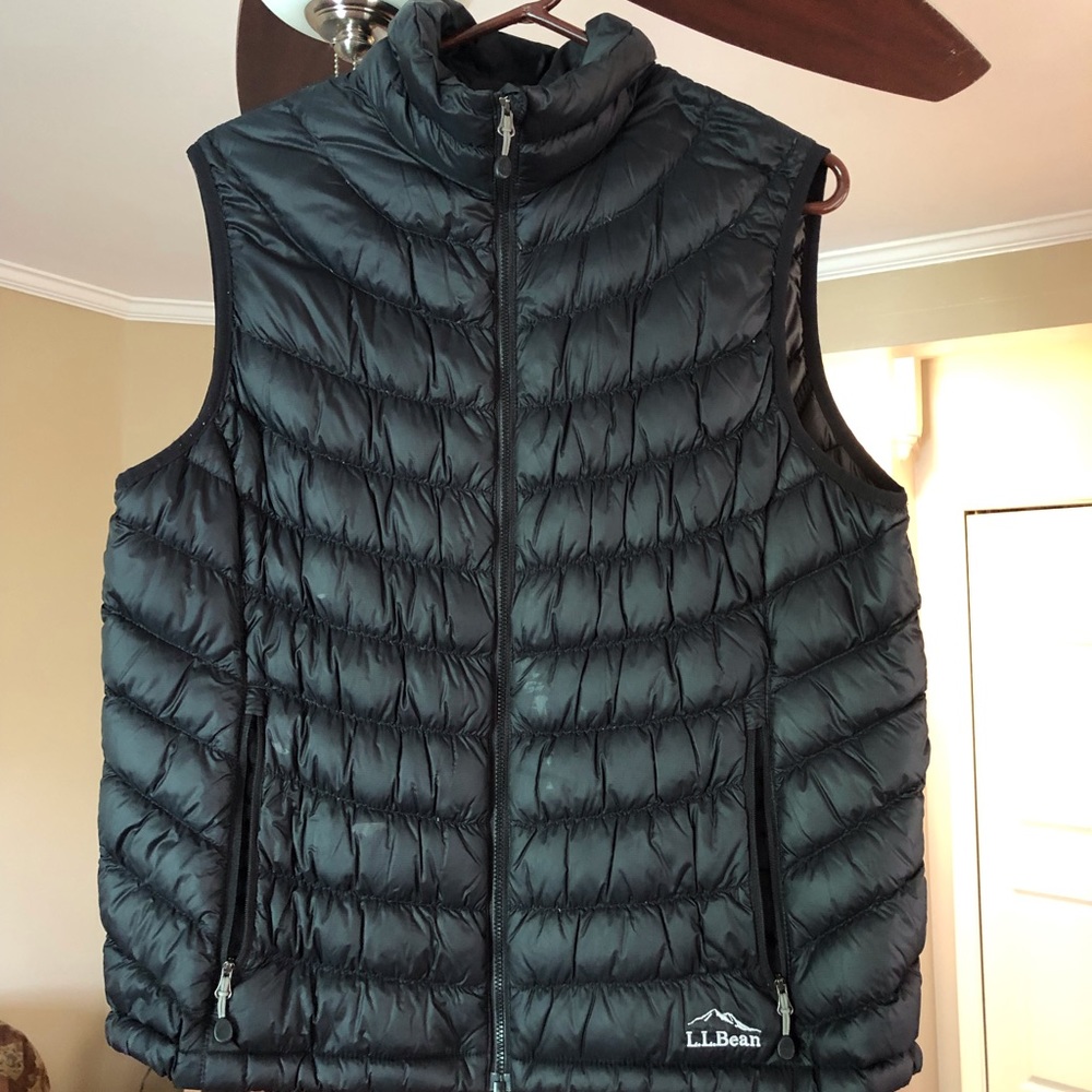 Black L.L. Bean Ultralight 850 Down Vest Size Lg